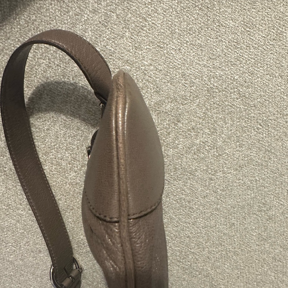 ‼️SOLD‼️Salvatore Ferragamo Gancini Shoulder Bag Leather Brown Silver - Picture 7 of 10